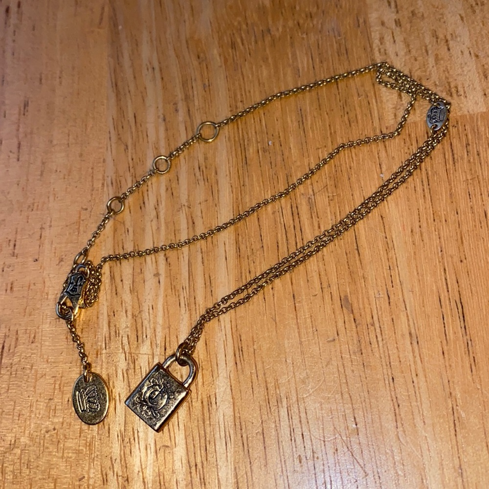Juicy Couture necklace 9” with lock in good condition
